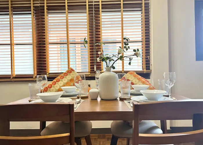 Spacious 2bd 2ba In Thong Lor