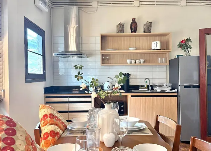 Spacious 2bd 2ba In Thong Lor Bangkok